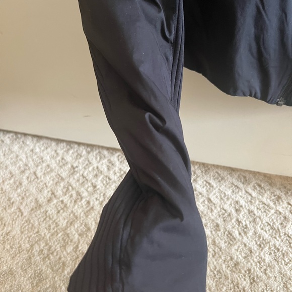 Women's Lululemon puffer Black Jacket - Picture 7 of 11